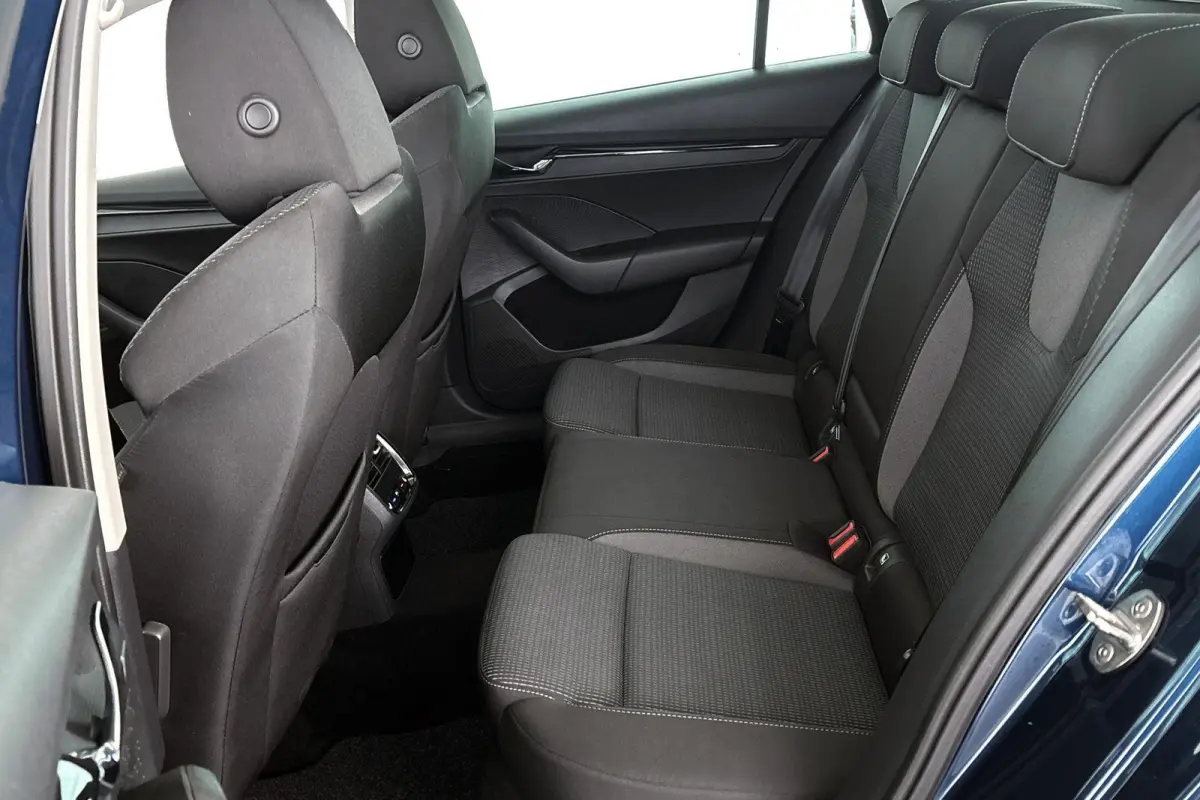 1.4 TSI iV PHEV Business Edition Pano Stoelverwarming Keyless
