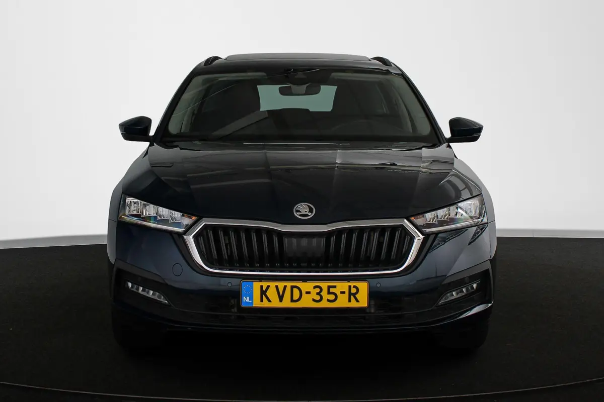 1.4 TSI iV PHEV Business Edition Pano Stoelverwarming Keyless