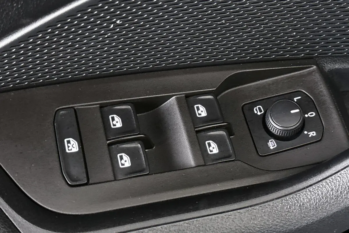 1.4 TSI iV PHEV Business Edition Pano Stoelverwarming Keyless