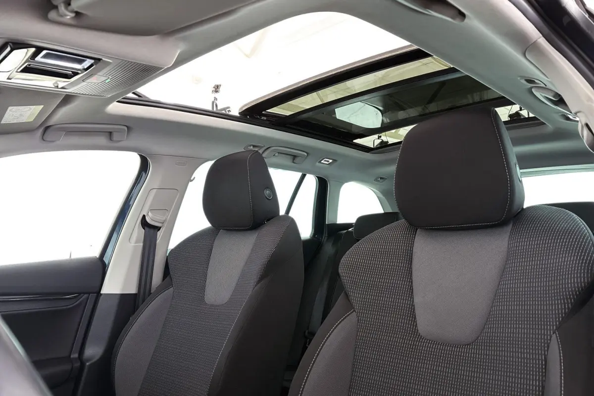 1.4 TSI iV PHEV Business Edition Pano Stoelverwarming Keyless