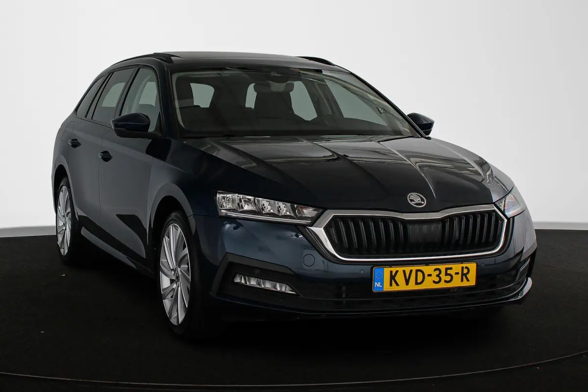 1.4 TSI iV PHEV Business Edition Pano Stoelverwarming Keyless