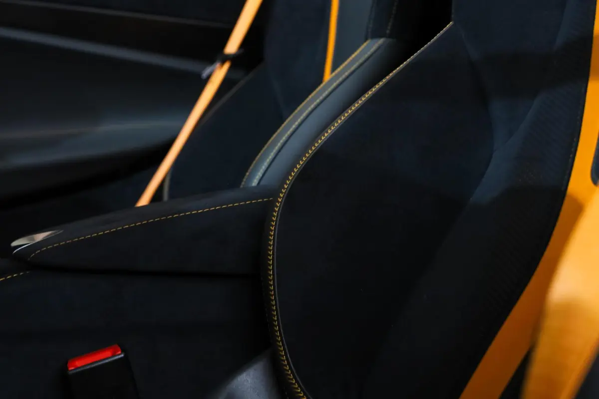 4.0 V8 Performance|Carbon|Ceramic|Dealer|