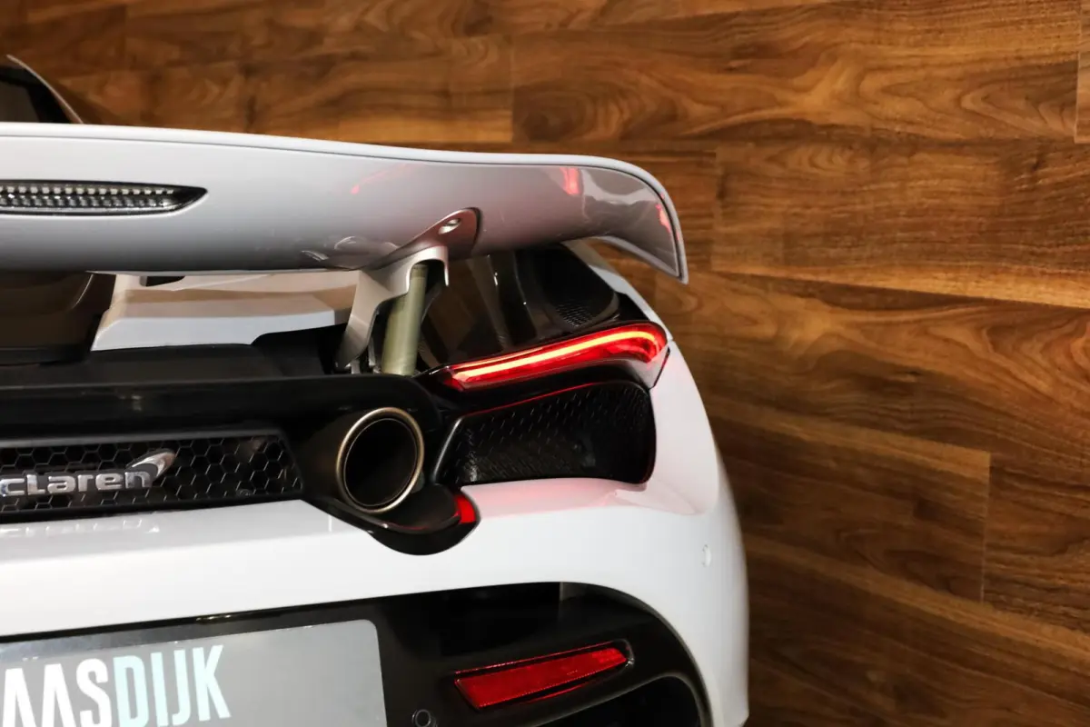 4.0 V8 Performance|Carbon|Ceramic|Dealer|