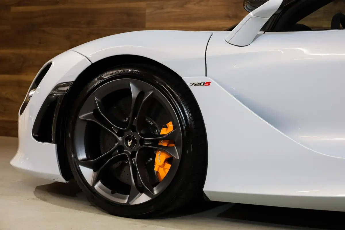 4.0 V8 Performance|Carbon|Ceramic|Dealer|