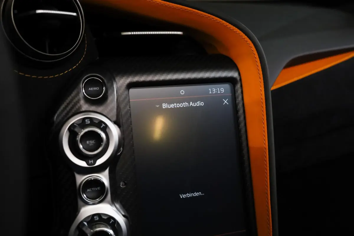 4.0 V8 Performance|Carbon|Ceramic|Dealer|