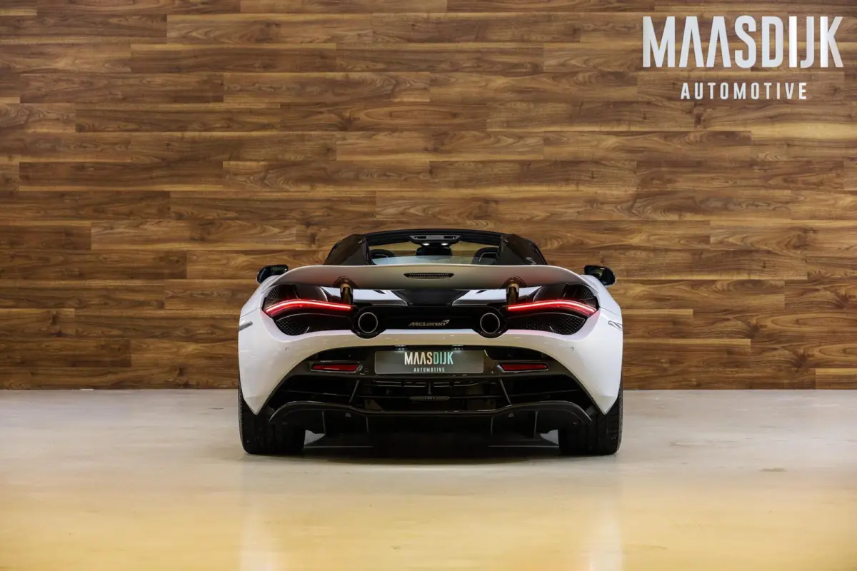 4.0 V8 Performance|Carbon|Ceramic|Dealer|