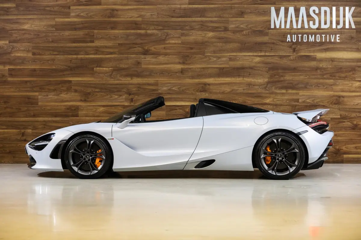 4.0 V8 Performance|Carbon|Ceramic|Dealer|