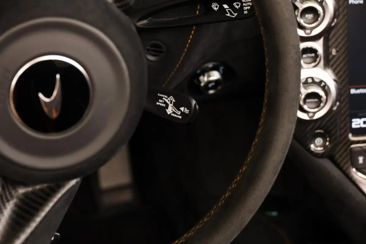 4.0 V8 Performance|Carbon|Ceramic|Dealer|