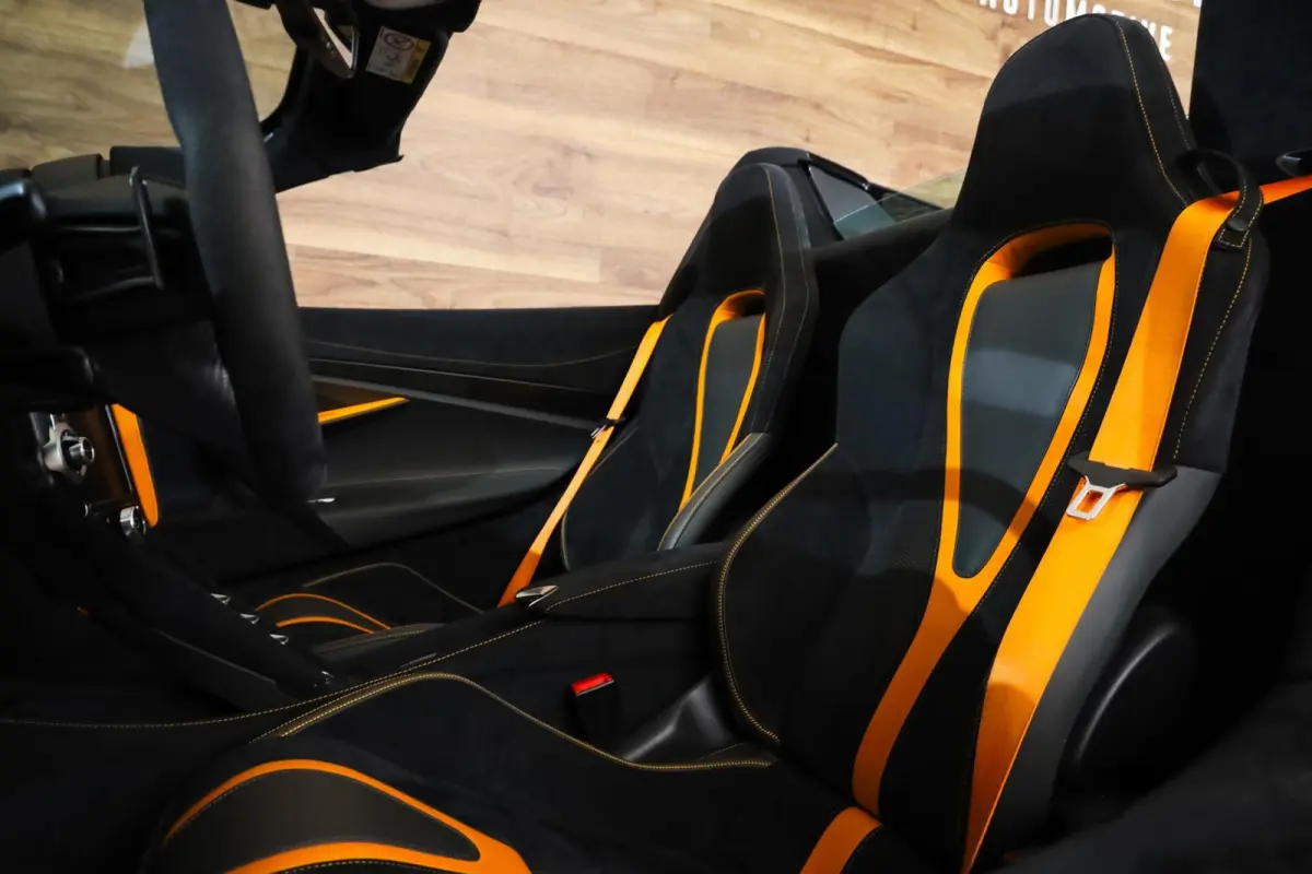 4.0 V8 Performance|Carbon|Ceramic|Dealer|