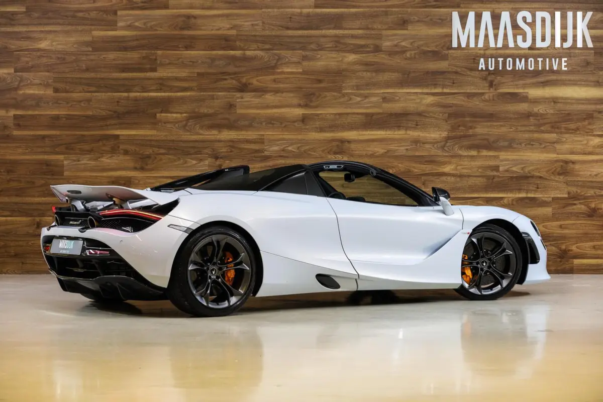 4.0 V8 Performance|Carbon|Ceramic|Dealer|