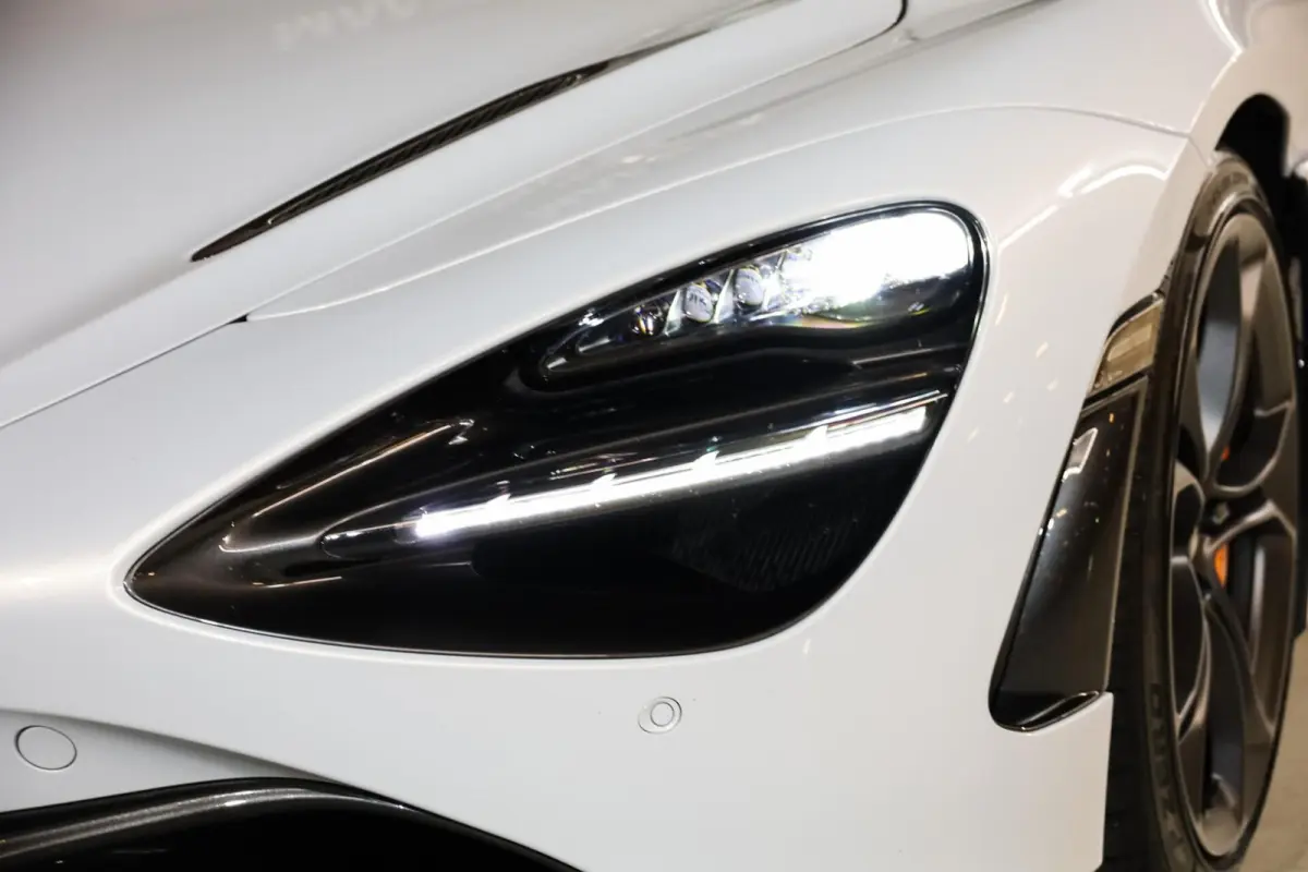 4.0 V8 Performance|Carbon|Ceramic|Dealer|
