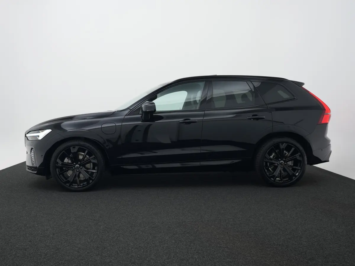 T6 Recharge AWD Ultra Black Edition | Luchtvering | Head-Up | 360° | Harman/Kardon | Panoramadak | Trekhaak | Nappa Sportstoel