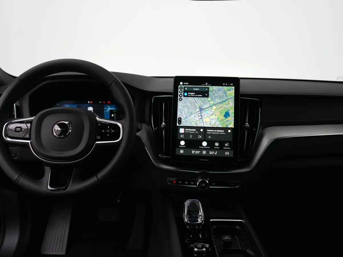 T6 Recharge AWD Ultra Black Edition | Luchtvering | Head-Up | 360° | Harman/Kardon | Panoramadak | Trekhaak | Nappa Sportstoel