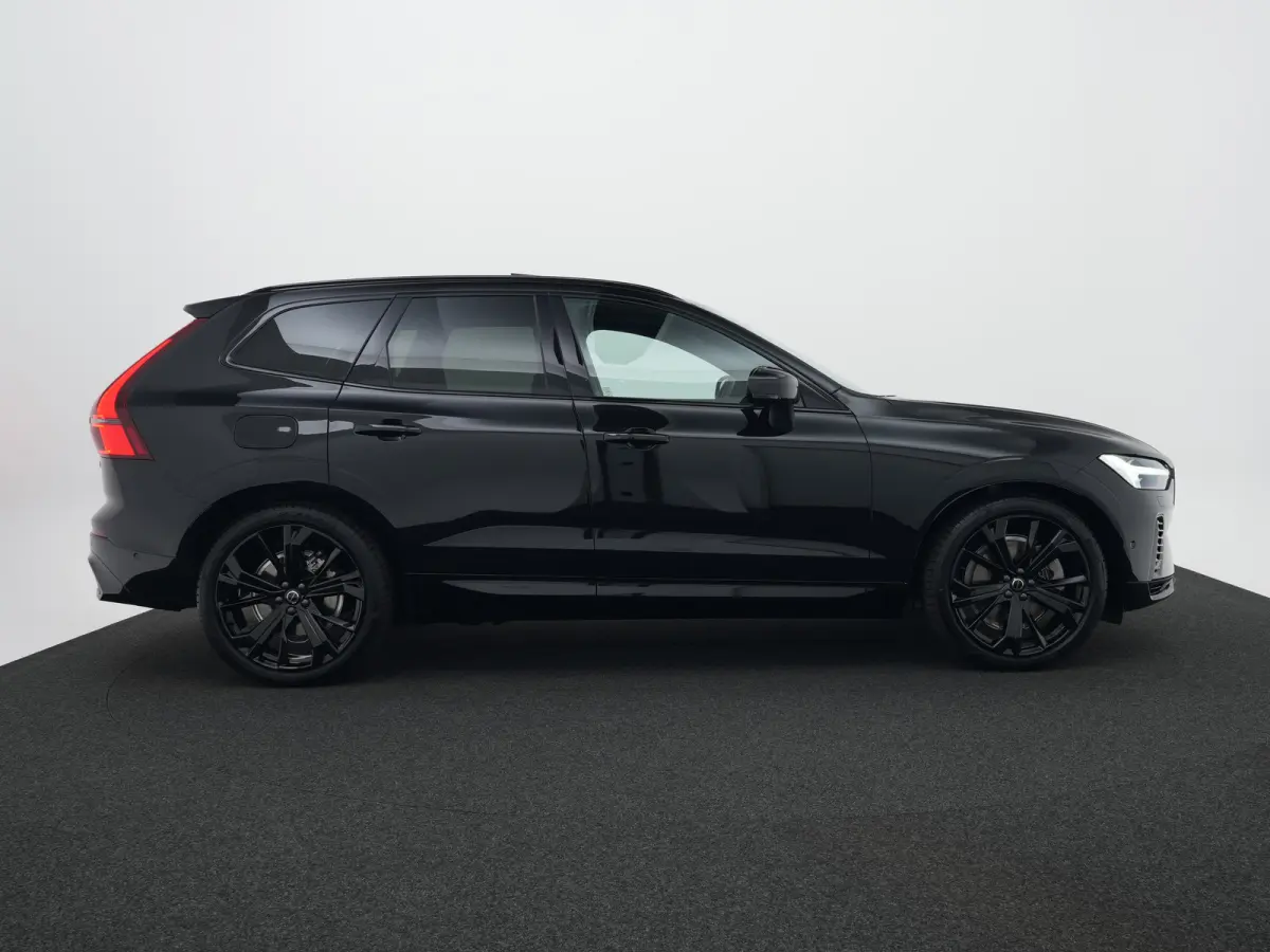 T6 Recharge AWD Ultra Black Edition | Luchtvering | Head-Up | 360° | Harman/Kardon | Panoramadak | Trekhaak | Nappa Sportstoel
