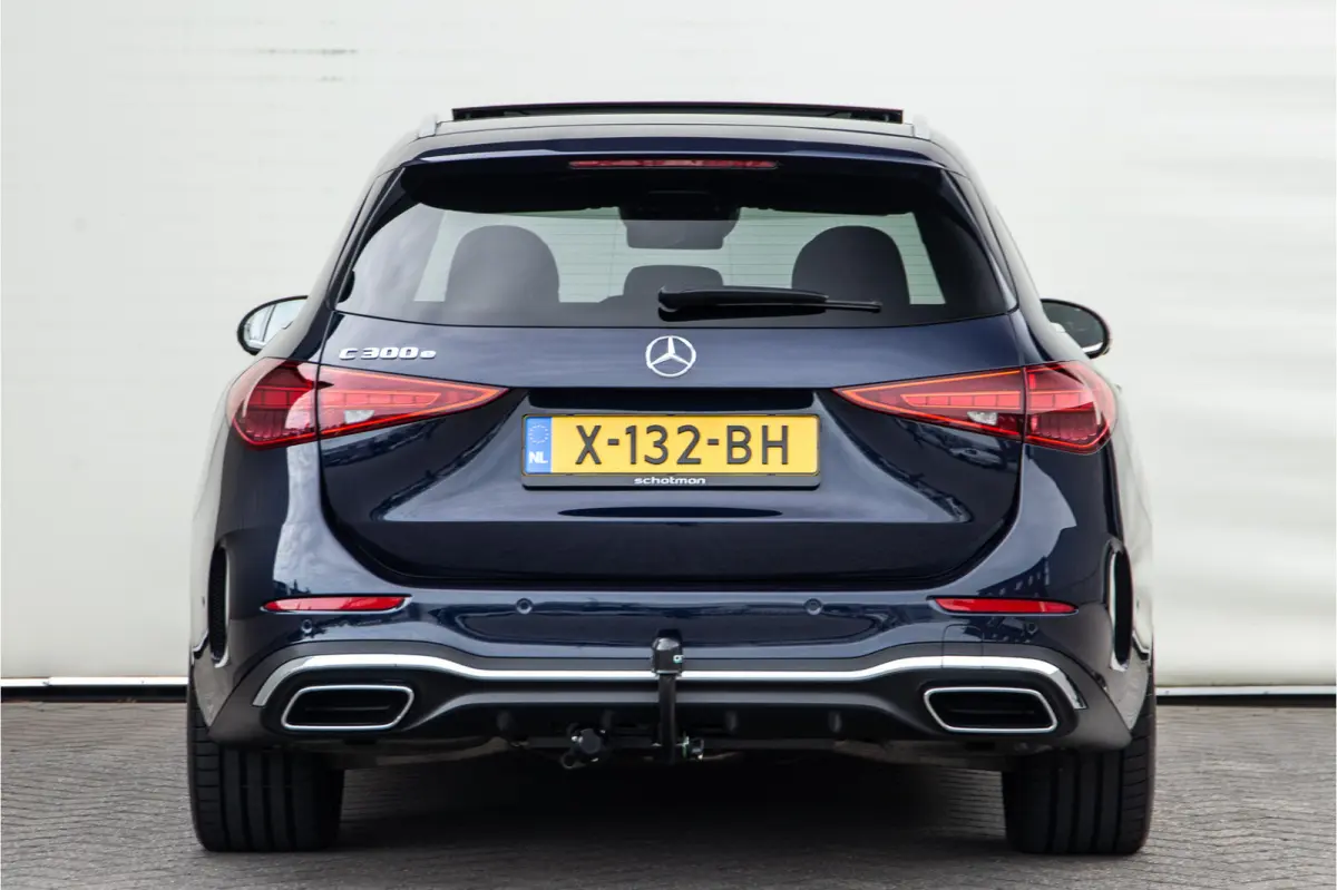 300 e AMG Premium, Pano, Distronic, 19" Hybrid 2022