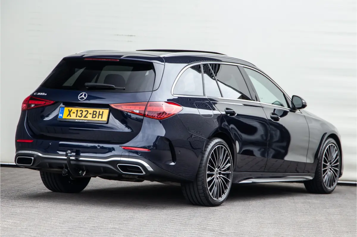 300 e AMG Premium, Pano, Distronic, 19" Hybrid 2022