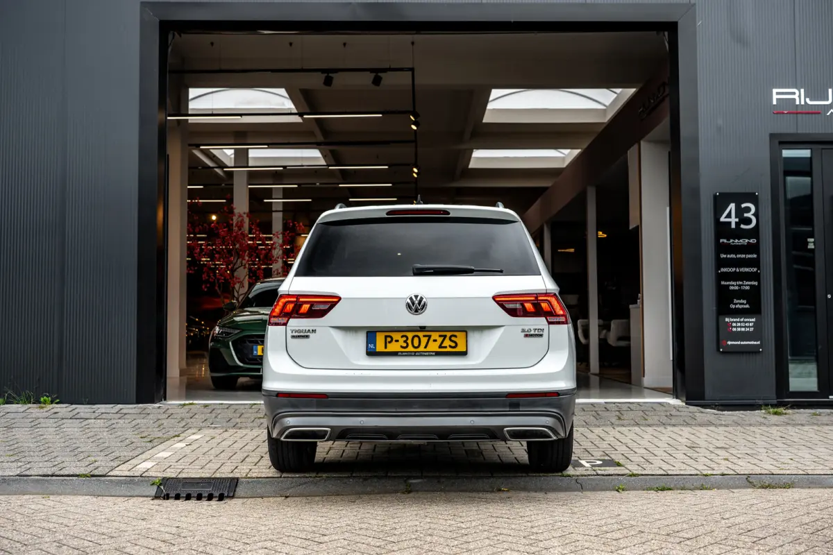2.0 TDI 4Motion Highline Business R|Pano|Dyna-Audio|Massage|Acc|Line-Assist|Trekhaak