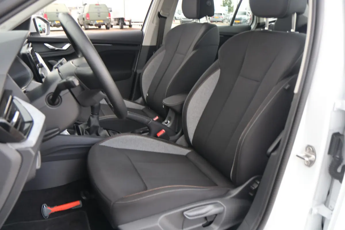 1.0 TSI 115pk Selection | Climate Control | Cruise Control | Apple CarPlay/ Android Auto | 16" Velgen
