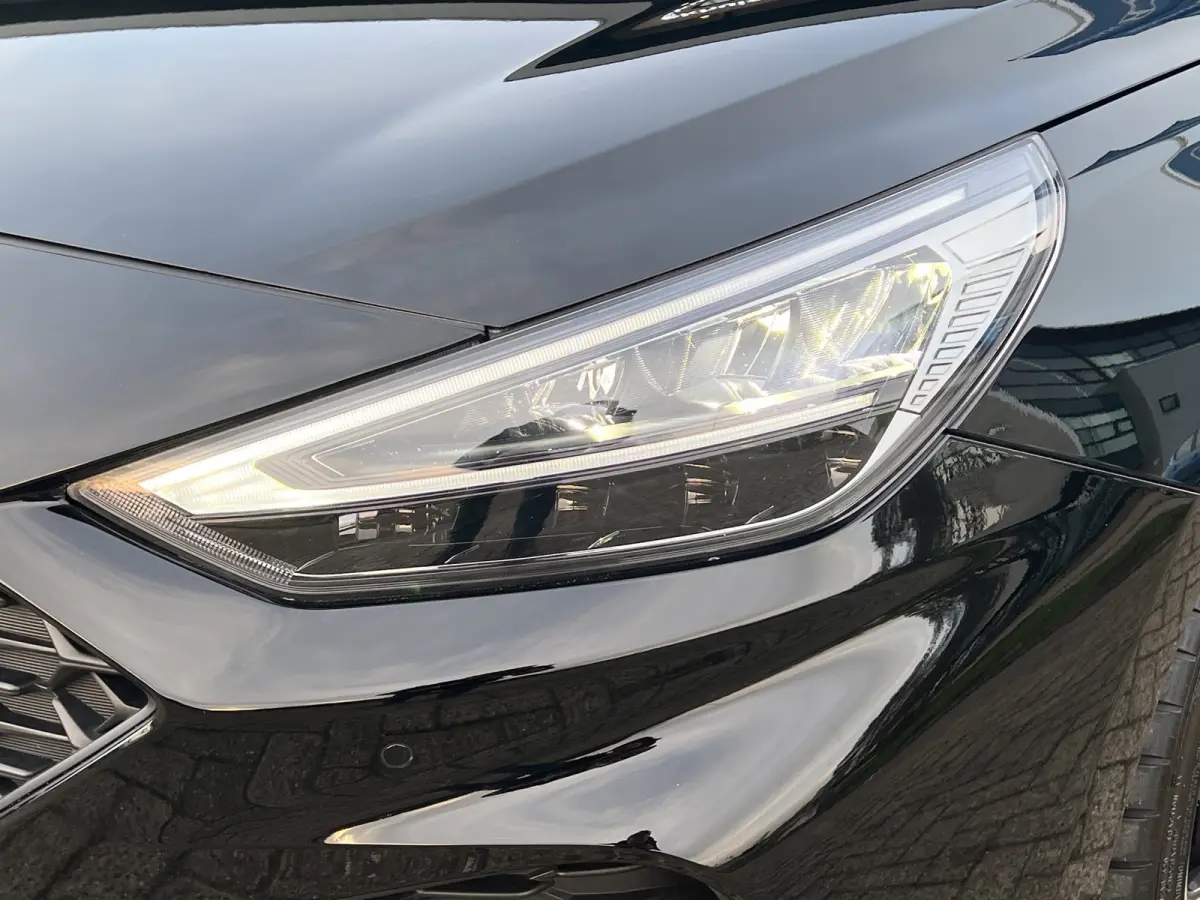 1.5 T-GDi 160pk MHEV N-Line Camera | Dodehoek detectie | Bestuurdersstoel met geheugen | Draadloos laden | LED lampen | Keyless entry | Navigatie | Stoelverwarming | Parkeersensoren voor en 