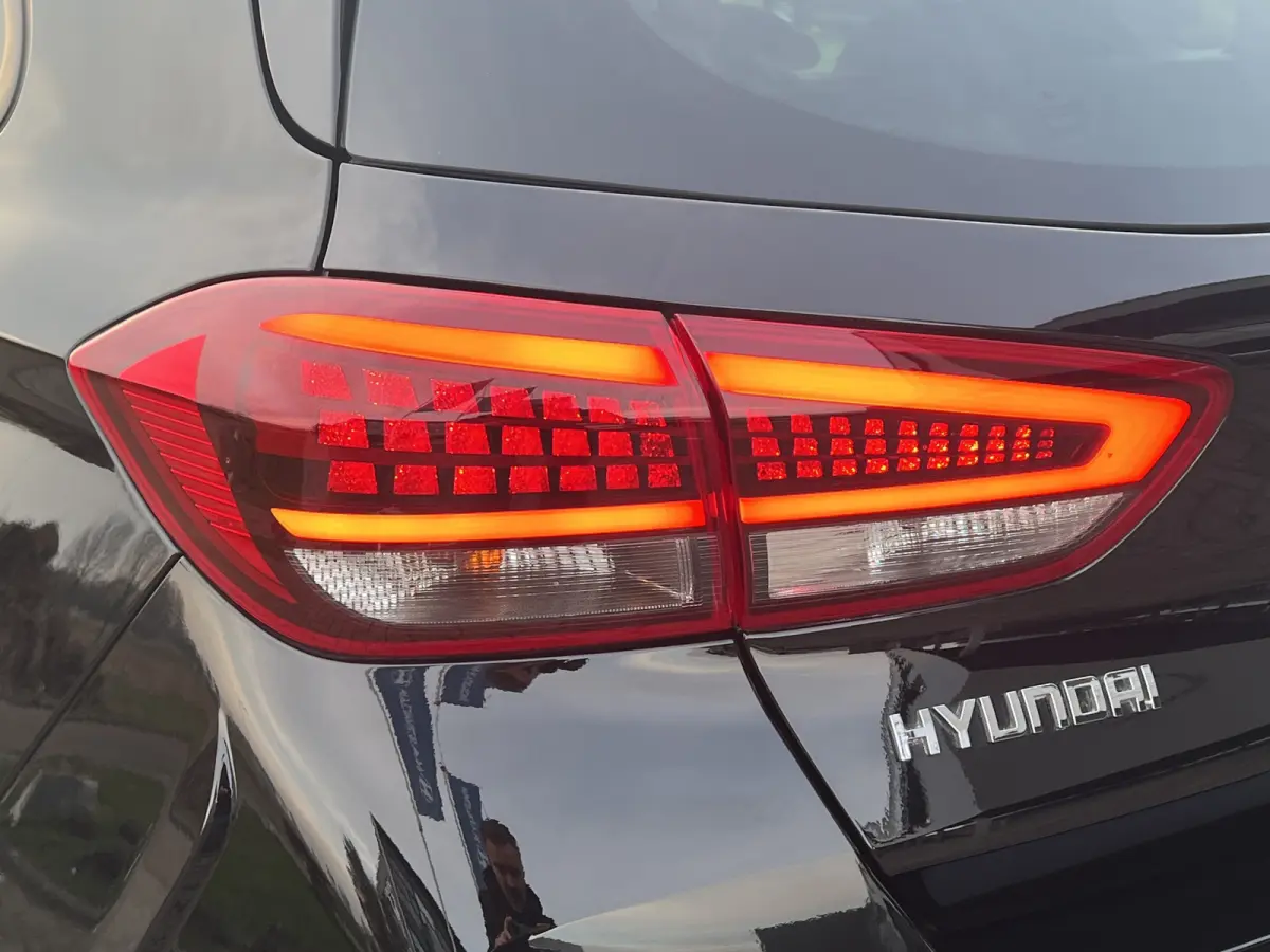 1.5 T-GDi 160pk MHEV N-Line Camera | Dodehoek detectie | Bestuurdersstoel met geheugen | Draadloos laden | LED lampen | Keyless entry | Navigatie | Stoelverwarming | Parkeersensoren voor en 