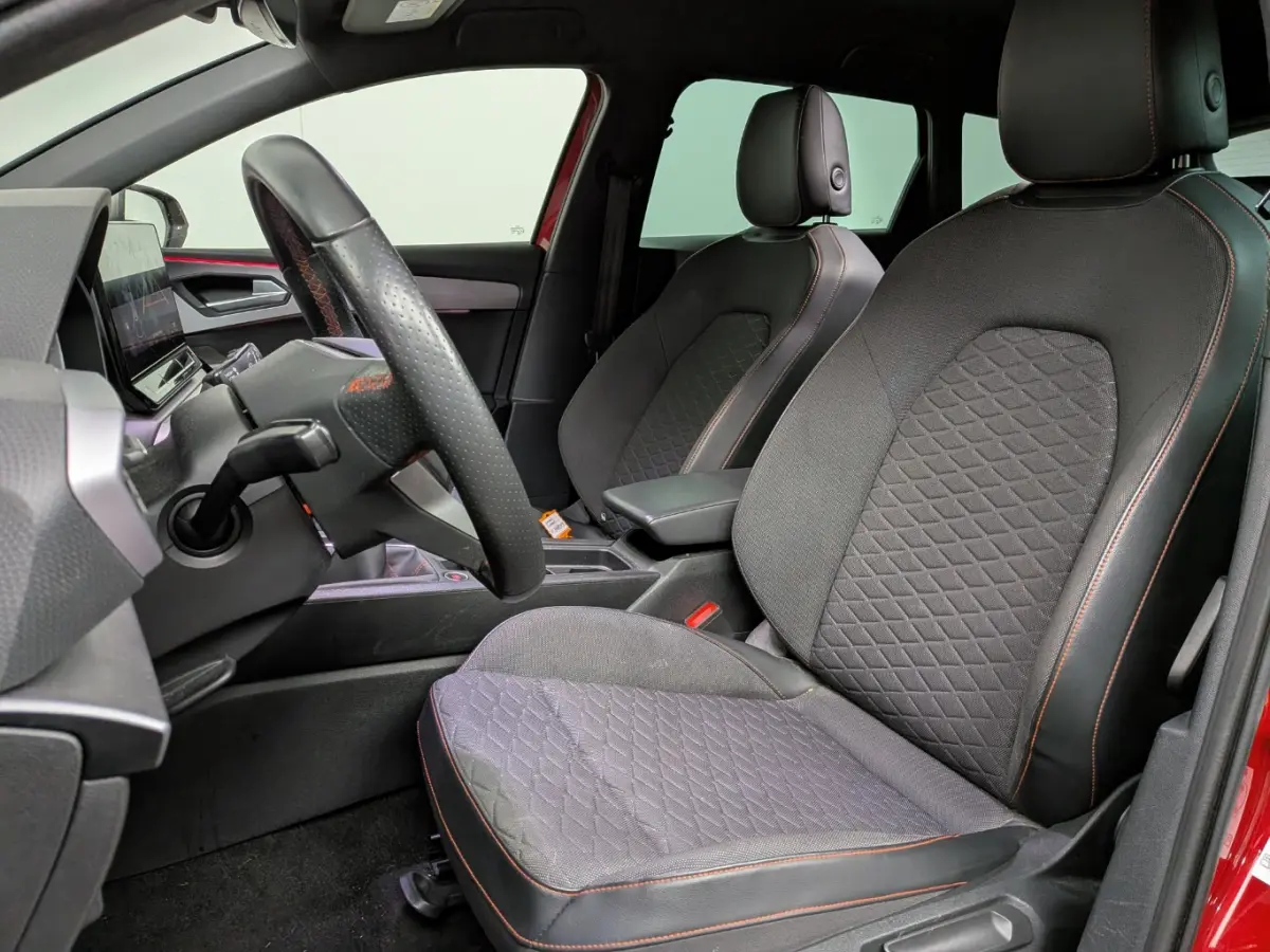 1.0 TSI FR Business Intense Achteruitrijcamera | Stoel/stuurverw | Cruise contr adapt | Keyless | Apple car Android auto | Navi | DAB | LED | 17"LMV
