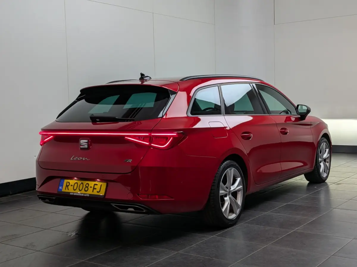 1.0 TSI FR Business Intense Achteruitrijcamera | Stoel/stuurverw | Cruise contr adapt | Keyless | Apple car Android auto | Navi | DAB | LED | 17"LMV