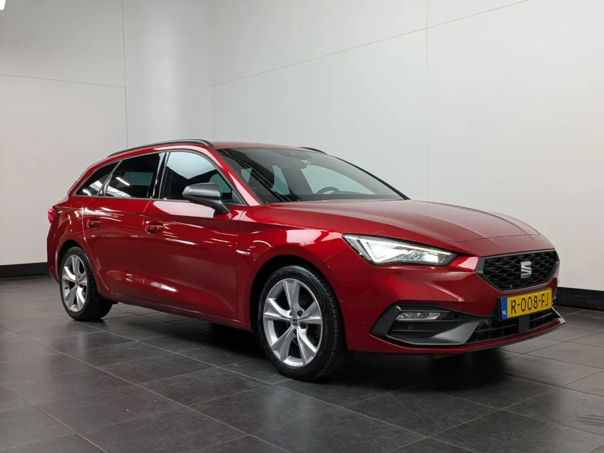 1.0 TSI FR Business Intense Achteruitrijcamera | Stoel/stuurverw | Cruise contr adapt | Keyless | Apple car Android auto | Navi | DAB | LED | 17"LMV