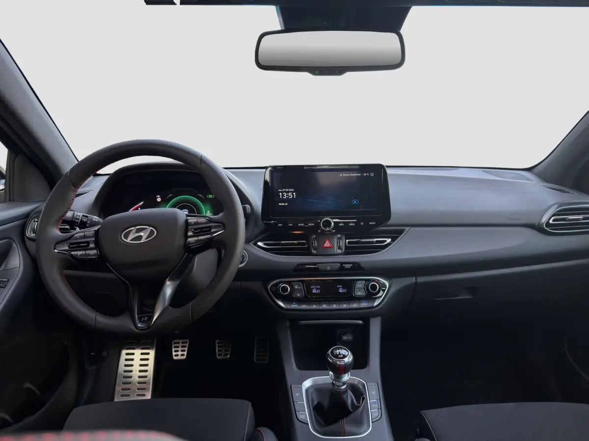 1.5 T-GDi 160pk N-Line | Camera | Leder | Carplay | Dodehoek detectie | Full LED | 18'' Velgen | Navigatie | Stoelverwarming