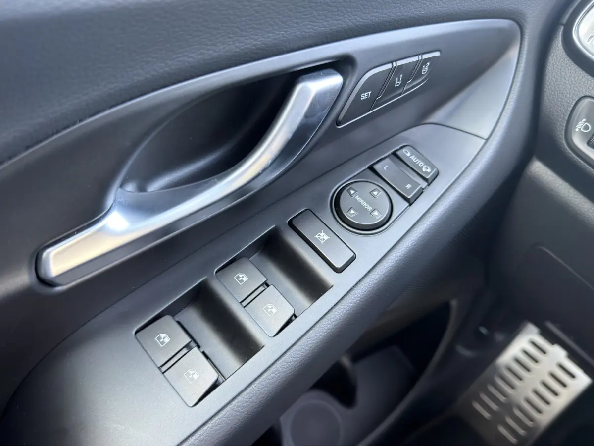 1.5 T-GDi 160pk N-Line | Camera | Leder | Carplay | Dodehoek detectie | Full LED | 18'' Velgen | Navigatie | Stoelverwarming