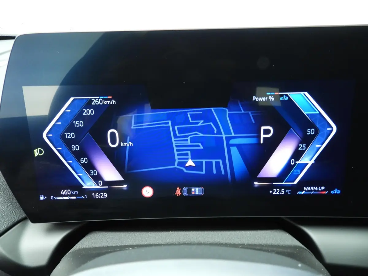 5-deurs 120 | M-Sportpakket | LED | Navigatie | Panoramadak | Sportstoelen | DAB | Alu 18 inch