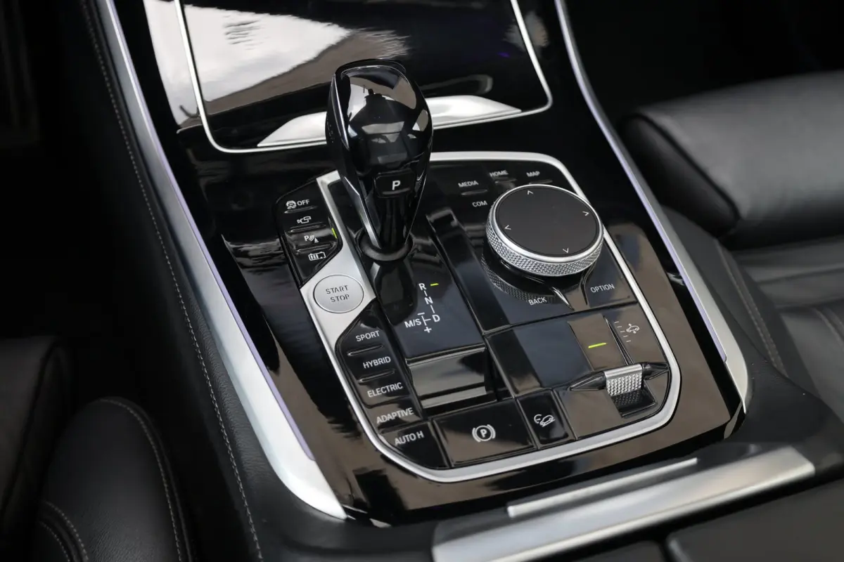 XDrive45e M-sport LED/VIRTUAL/SFEER/LUCHT/PANO/LEER+S.VERWARMING+MEMORY/20" LMV/360 CAM/ACC/ECC/12 MND GARANTIE!