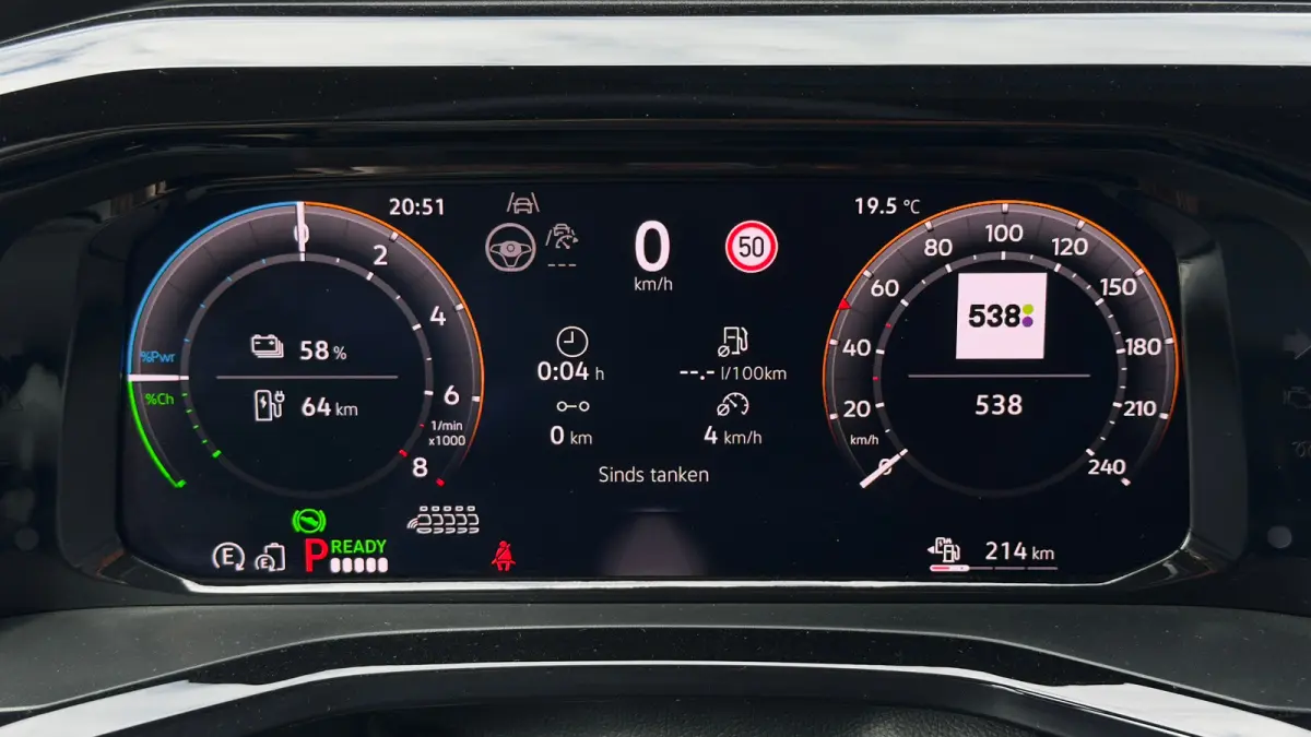 Bulli eHybrid lang 4MOTION | Vis-A-Vis | Trekhaak | 4 Seizoenen Banden | Art Velours | IQ-Light | Glazen Dak