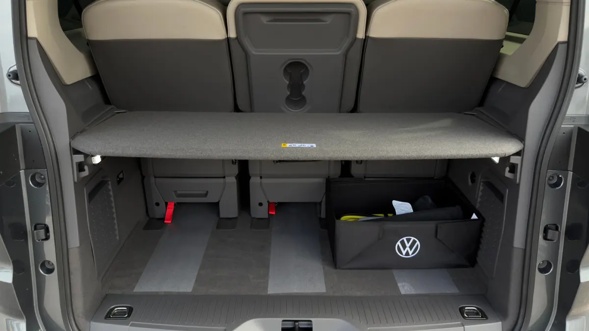 Bulli eHybrid lang 4MOTION | Vis-A-Vis | Trekhaak | 4 Seizoenen Banden | Art Velours | IQ-Light | Glazen Dak
