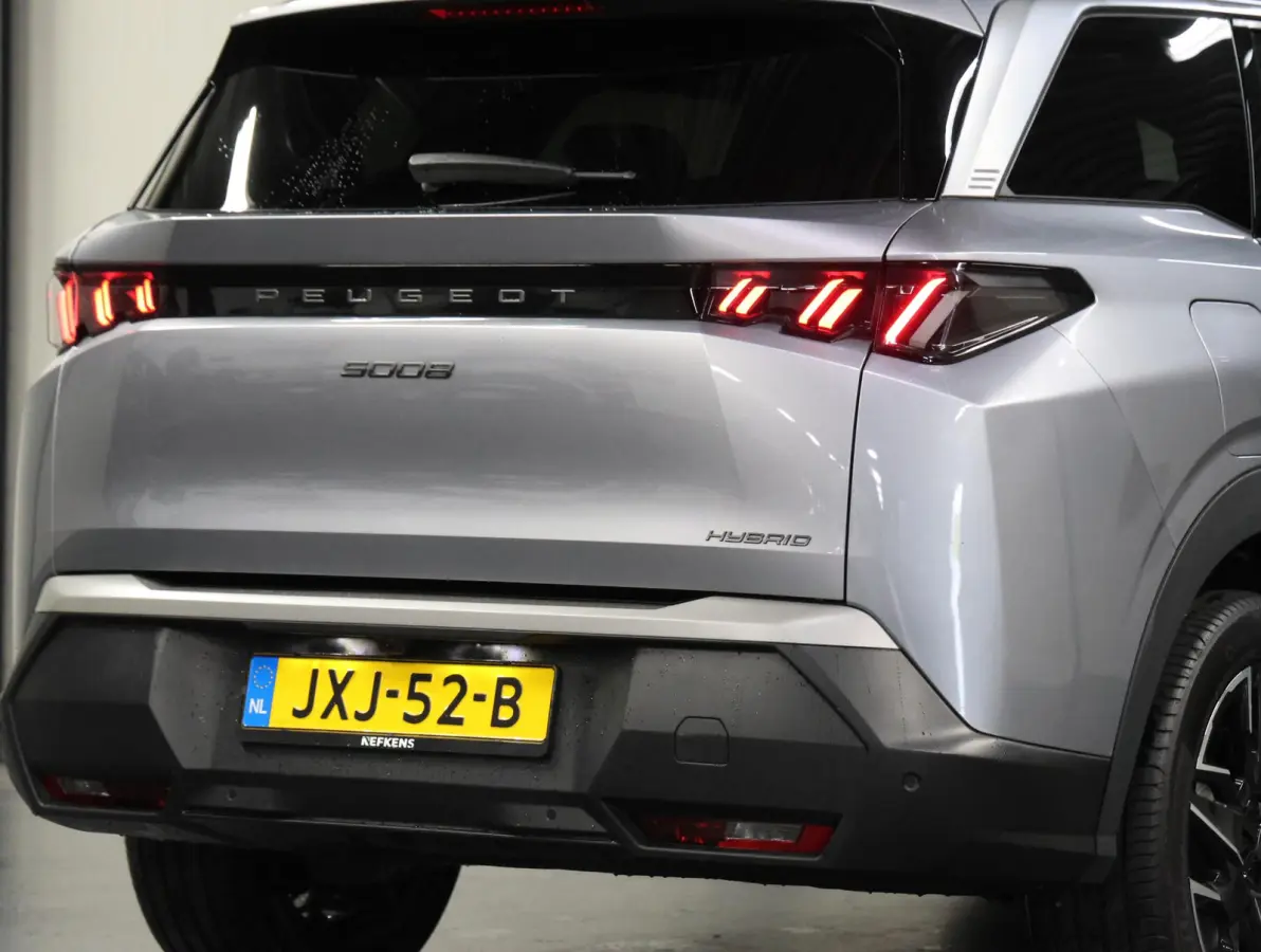 145pk Hybrid Allure | Trekhaak | AUTOMAAT | Navigatie via AppleCarPlay/AndroidAuto | Cruise Control | Camera | Virt.Cockpit | Keyless | Isofix | Privacy Glass | Parkeersensoren |