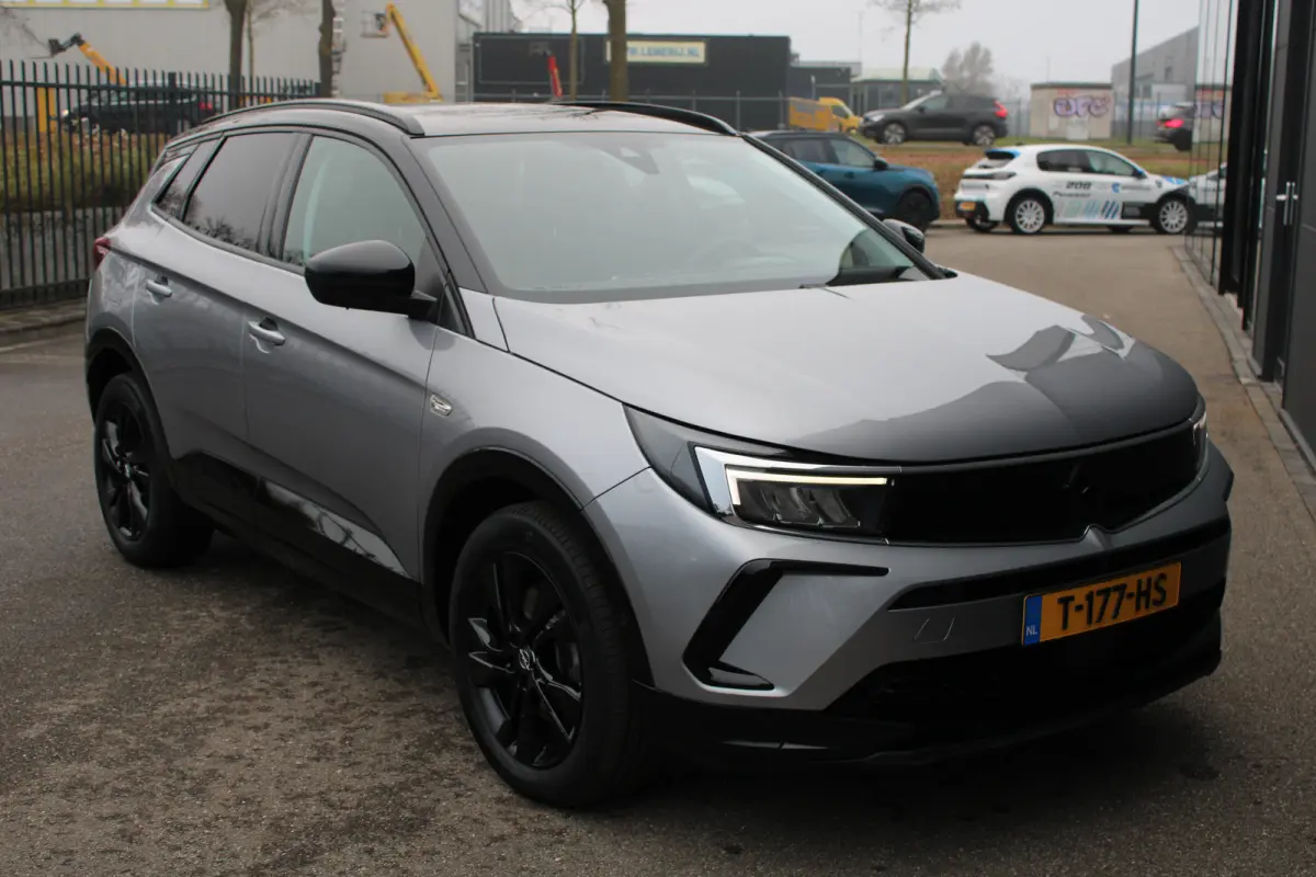 1.6 Turbo Hybrid GS | Automaat | Navigatie | Camera | Black Pack | 1e Eigenaar | NL auto | BTW |