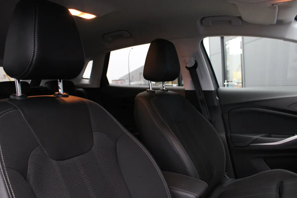 1.6 Turbo Hybrid GS | Automaat | Navigatie | Camera | Black Pack | 1e Eigenaar | NL auto | BTW |