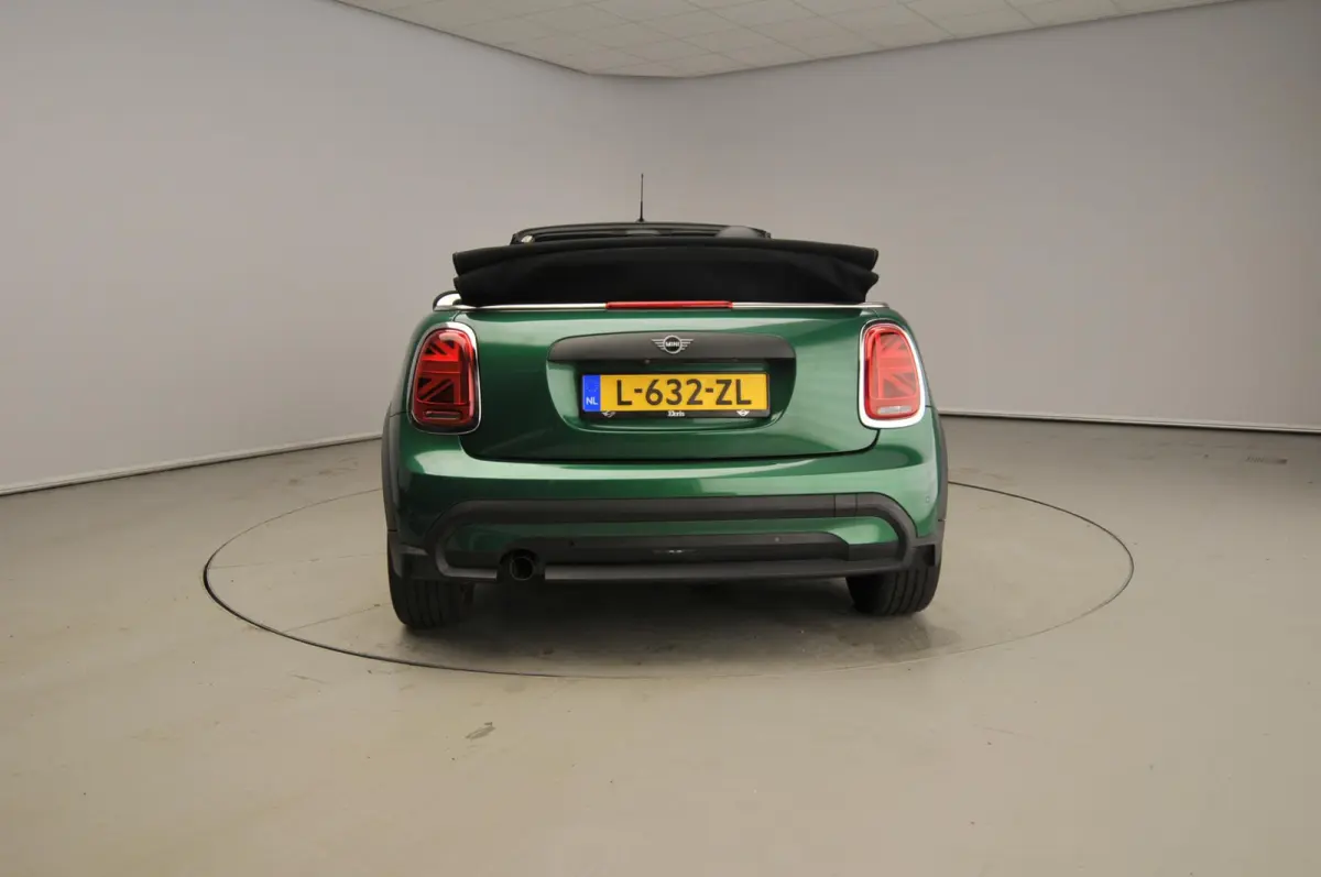 One | LED | Navigatie | Windscherm | Sportstoelen | Stoelverwarming | DAB | Alu 16 inch