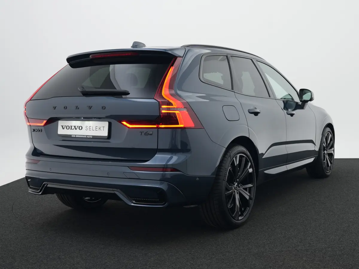 T6 Recharge AWD Ultra Black Edition | Luchtvering | Head-Up | 360° | Harman/Kardon | Panoramadak | Trekhaak | Nappa Sportstoel