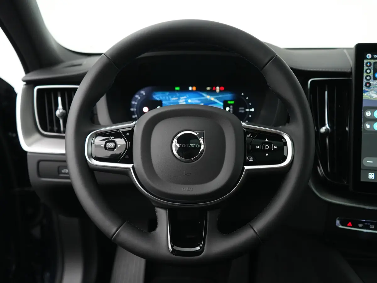 T6 Recharge AWD Ultra Black Edition | Luchtvering | Head-Up | 360° | Harman/Kardon | Panoramadak | Trekhaak | Nappa Sportstoel