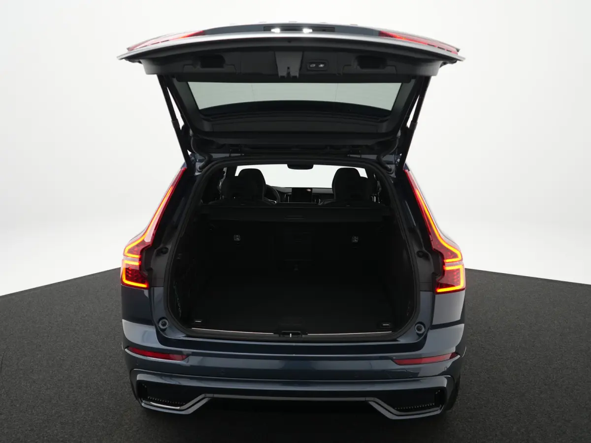 T6 Recharge AWD Ultra Black Edition | Luchtvering | Head-Up | 360° | Harman/Kardon | Panoramadak | Trekhaak | Nappa Sportstoel