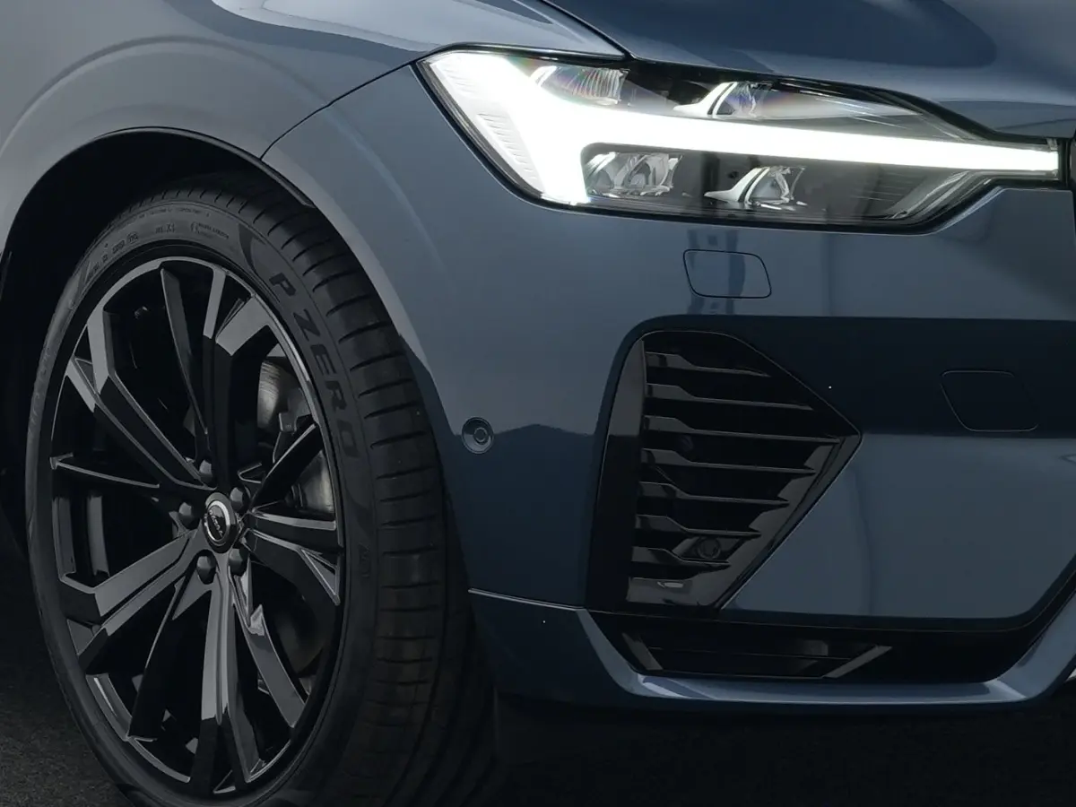 T6 Recharge AWD Ultra Black Edition | Luchtvering | Head-Up | 360° | Harman/Kardon | Panoramadak | Trekhaak | Nappa Sportstoel