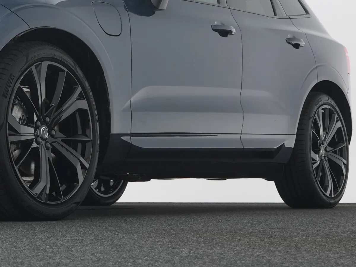 T6 Recharge AWD Ultra Black Edition | Luchtvering | Head-Up | 360° | Harman/Kardon | Panoramadak | Trekhaak | Nappa Sportstoel