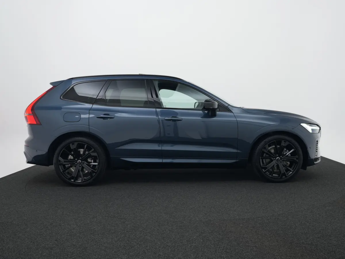 T6 Recharge AWD Ultra Black Edition | Luchtvering | Head-Up | 360° | Harman/Kardon | Panoramadak | Trekhaak | Nappa Sportstoel