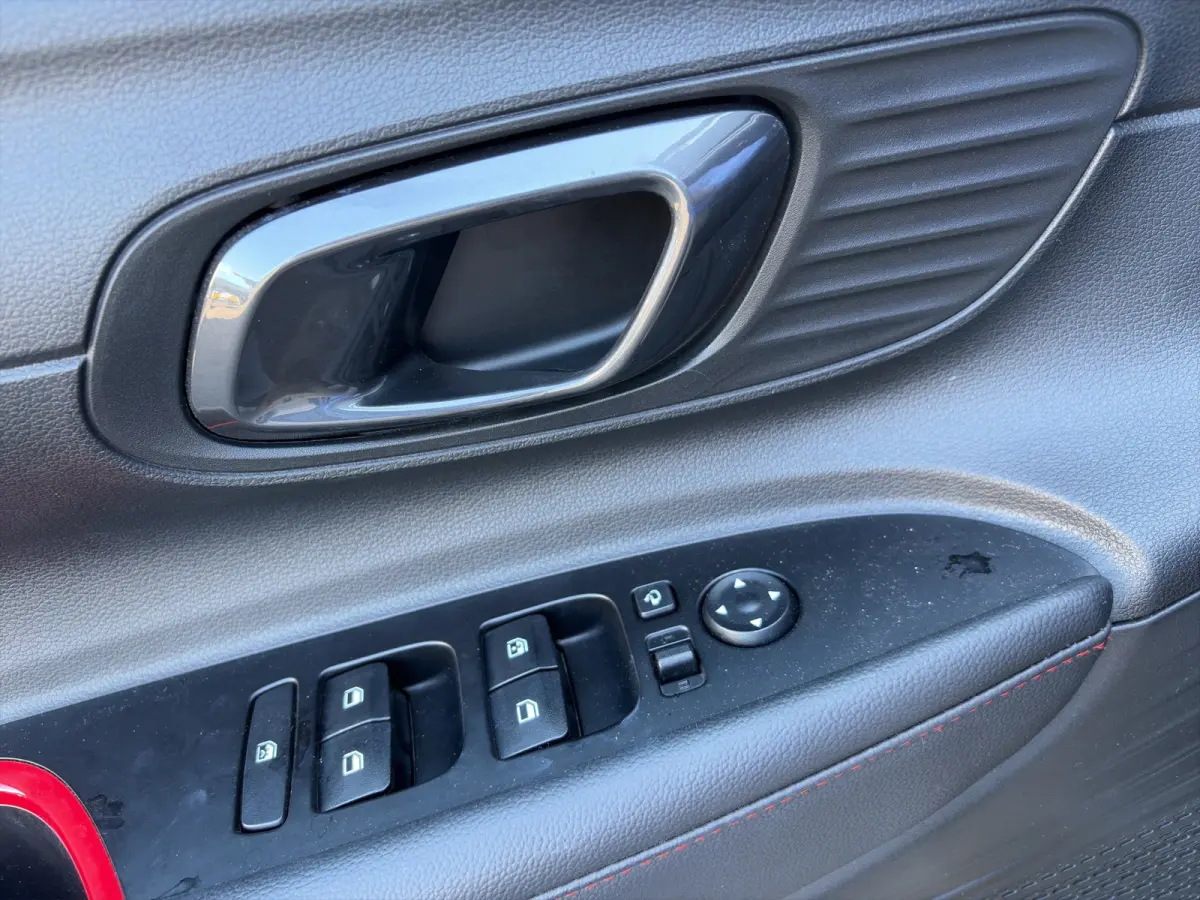 1.0 T-GDI 100pk N-Line | Camera | Carplay | Premium audio | Cruise controle | Navigatie | 17'' velgen | Dodehoek detectie | Parkeersensoren