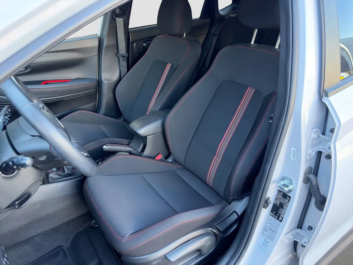 1.0 T-GDI 100pk N-Line | Camera | Carplay | Premium audio | Cruise controle | Navigatie | 17'' velgen | Dodehoek detectie | Parkeersensoren