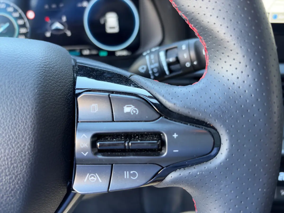 1.0 T-GDI 100pk N-Line | Camera | Carplay | Premium audio | Cruise controle | Navigatie | 17'' velgen | Dodehoek detectie | Parkeersensoren