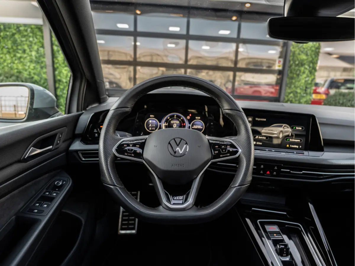 2.0 TDI DSG 200PK GTD | Pano | 19" R | Camera | BTW