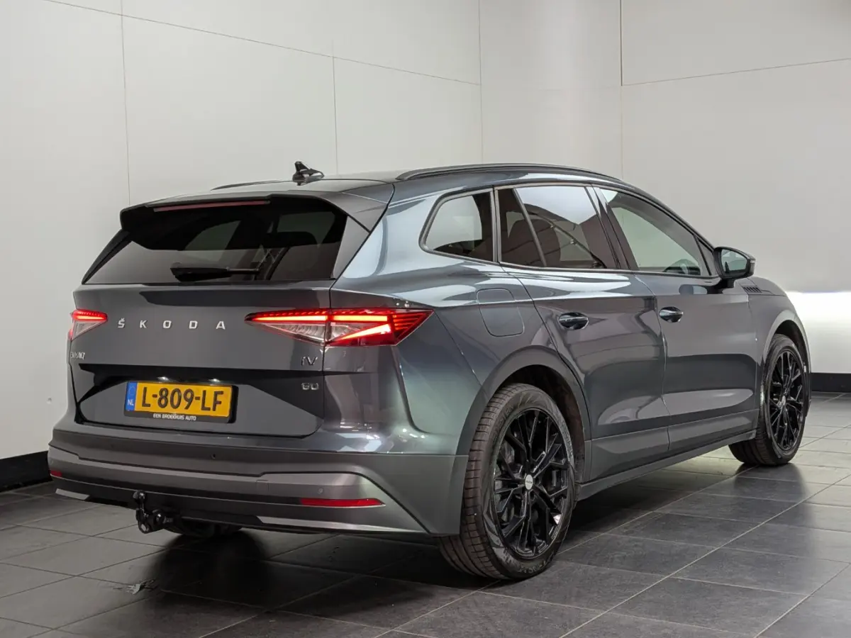 60 First Edition | Achteruitrijcamera | Trekhaak uitklapbaar | Cruise contr adapt | Stoel/stuurverw | Elekt stoel incl memory | PDC | Navi | LED | Keyless | 20"LMV