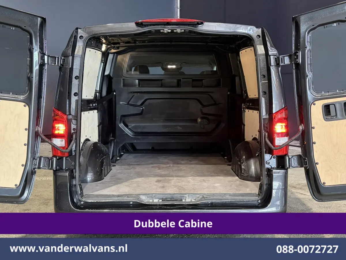 116 CDI 164pk 9G-Tronic Automaat L3H1 Dubbele Cabine Euro6 Airco | 6-Zits | 2x zijdeur | Camera Adaptieve Cruisecontrol, LM Velgen, Stoelverwarming, Leder, 2500kg Trekhaak, Parkeersensoren