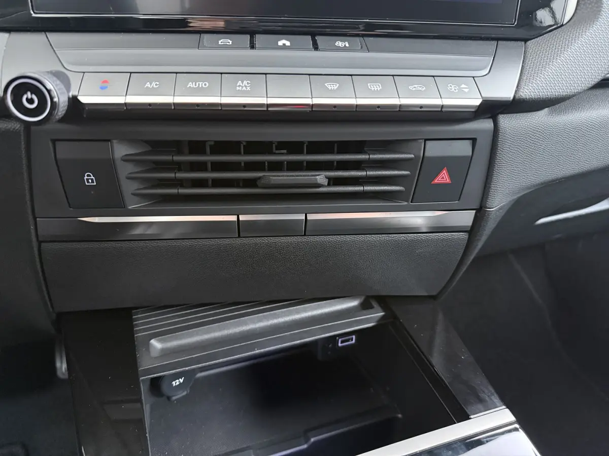 54 kWh Edition | Airco (automatisch) | Apple Carplay/Android Auto|telefoonintegratie premium | Keyless start